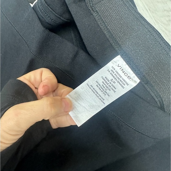 Vince Stretch Pant Leggings in Black. - Picture 7 of 8